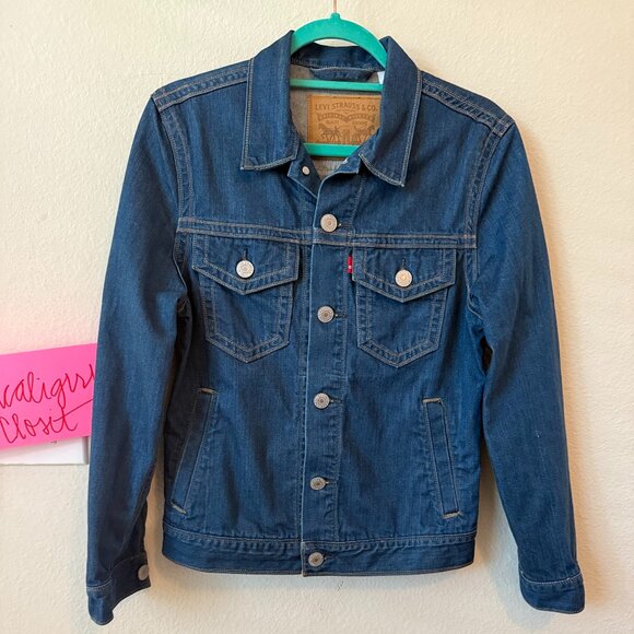 Levi Strauss Jean Jacket- LIKE NEW! - Picture 1 of 4